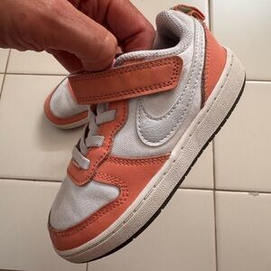 Nike Kids'/girls pink and White dunk Velcro Sneakers